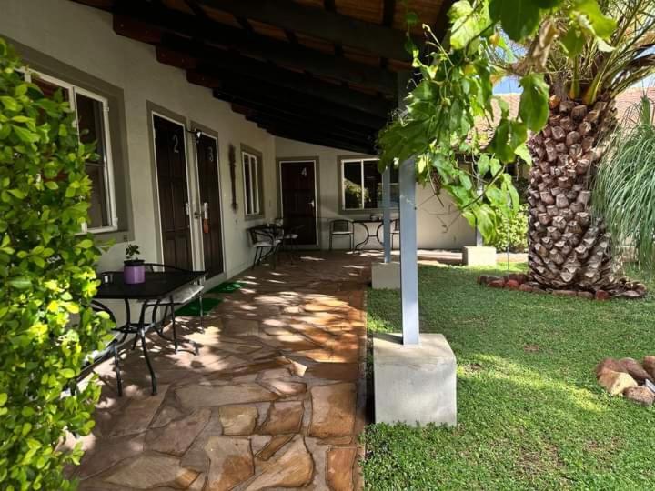 Kamaku Guesthouse Otjiwarongo Eksteriør billede