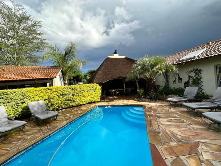 Kamaku Guesthouse Otjiwarongo Eksteriør billede
