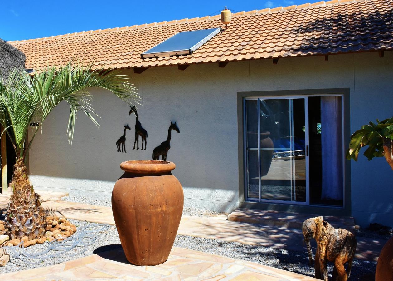 Kamaku Guesthouse Otjiwarongo Eksteriør billede