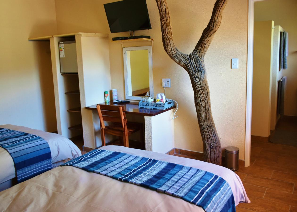 Kamaku Guesthouse Otjiwarongo Eksteriør billede
