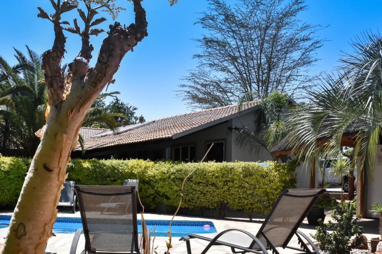 Kamaku Guesthouse Otjiwarongo Eksteriør billede